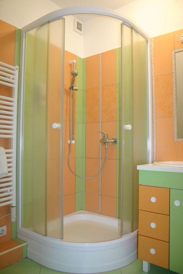 Enjoy 110Qm Apartment Im Historischen Zentrum Sopron Exterior photo